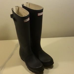 Matte black tall Hunter rain boots
